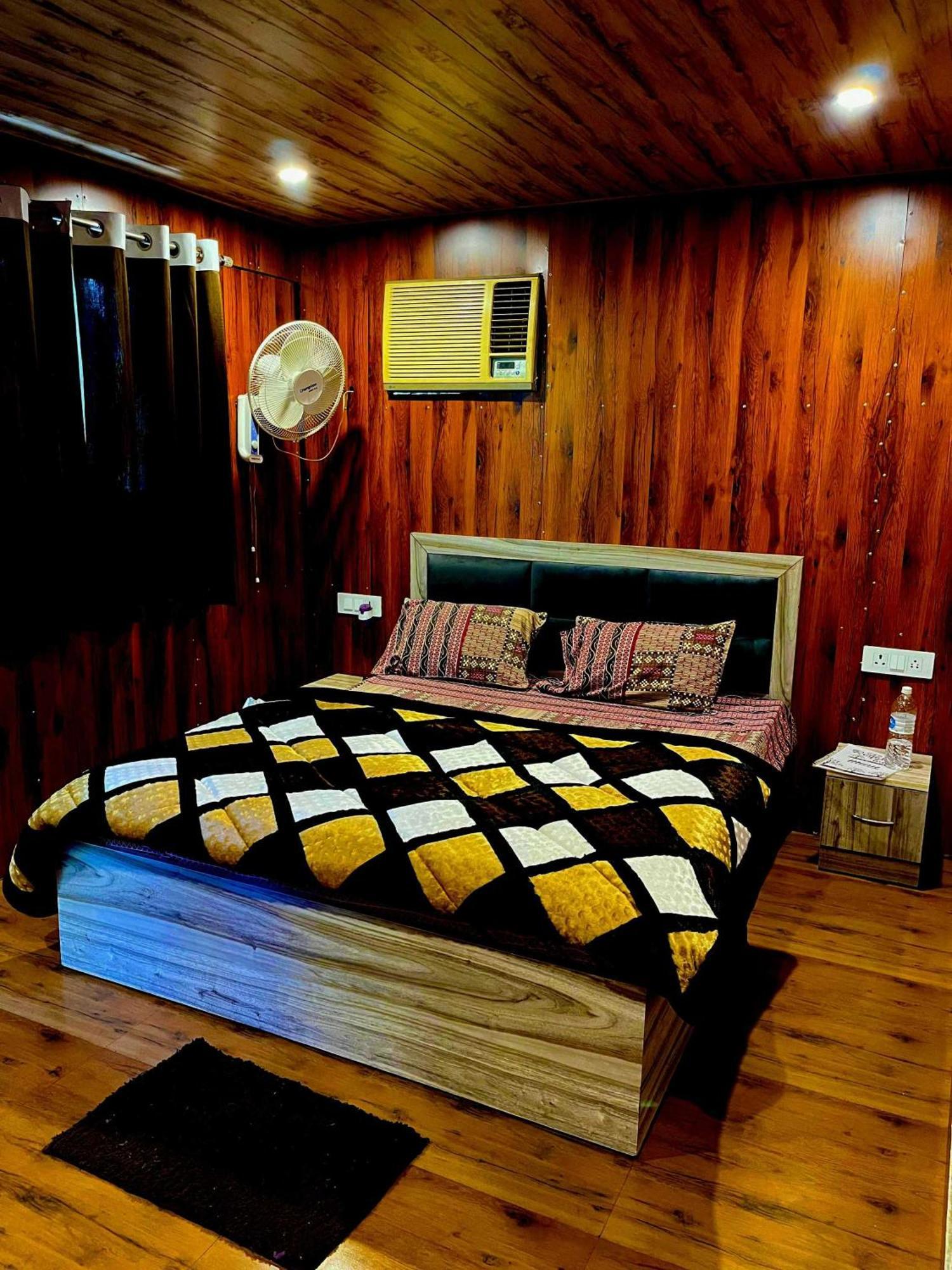 Hotel O Royal Tree Cafe And Resort Ντεχραντούν Εξωτερικό φωτογραφία